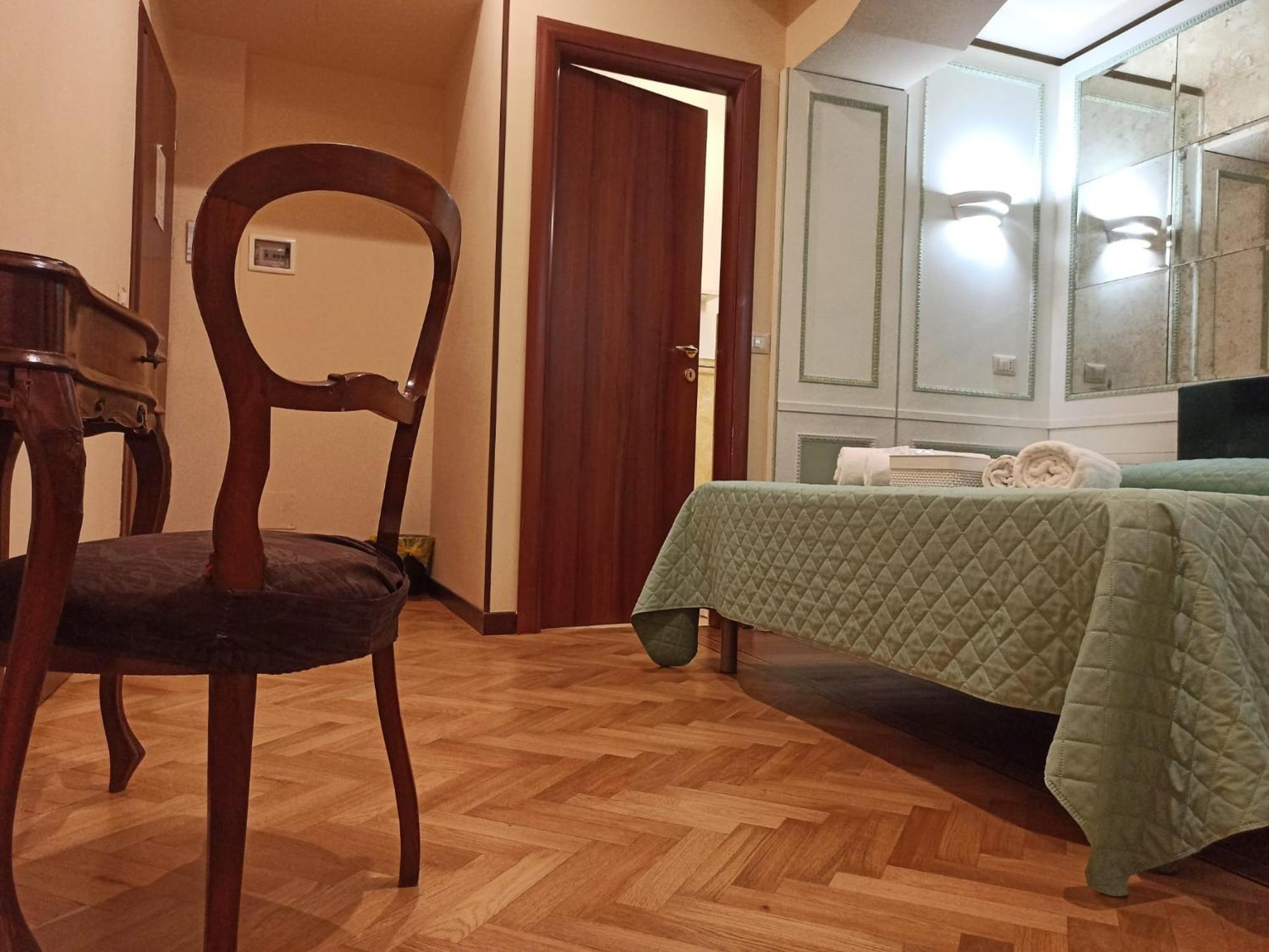 ローマ Domina Popolo Bed & Breakfast エクステリア 写真