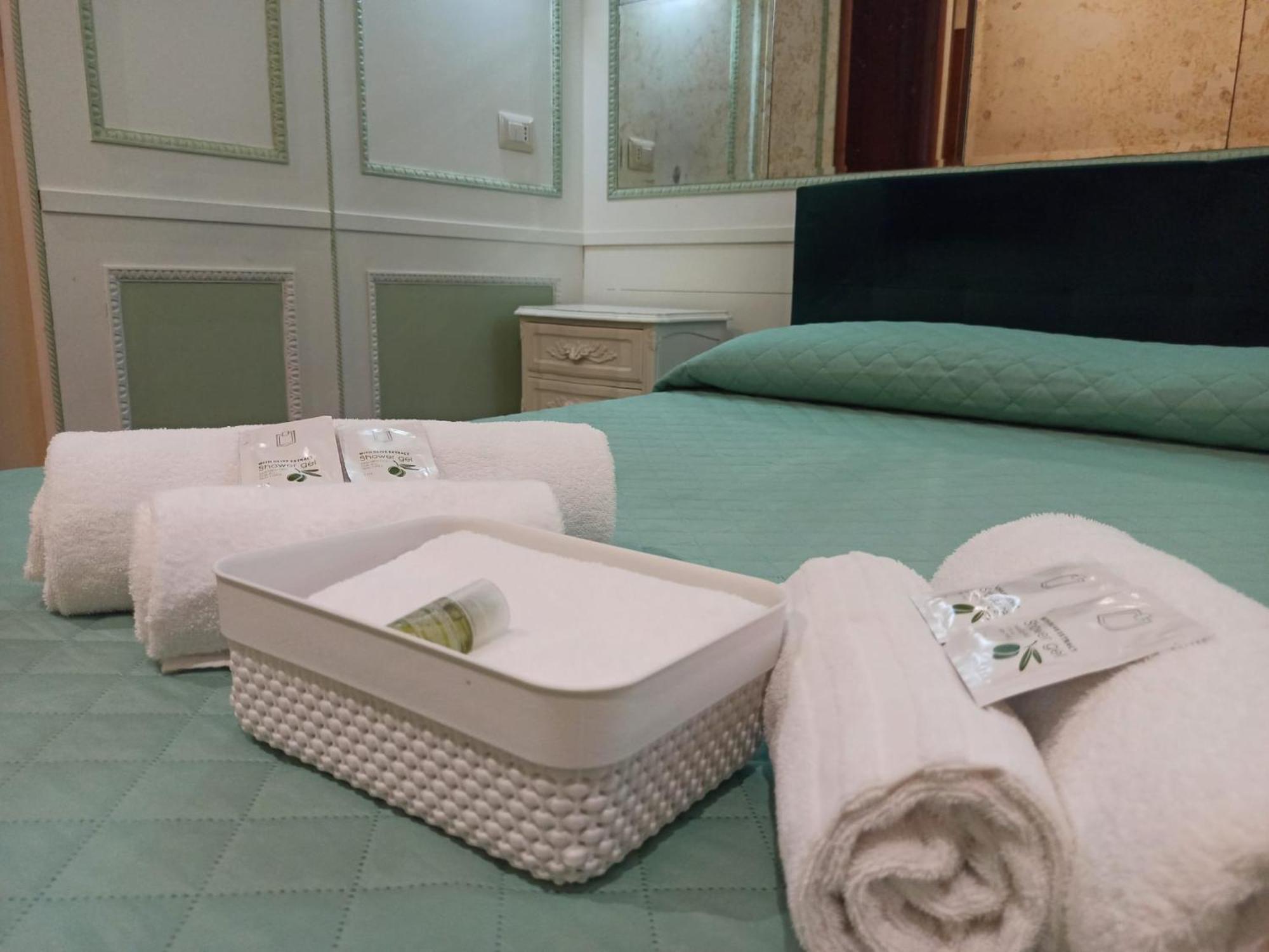 ローマ Domina Popolo Bed & Breakfast エクステリア 写真